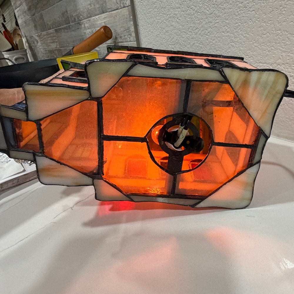 Tiffany Style Church Lamp Multi Stained Glass Table Light Vintage Collectible - Picture 13 of 13